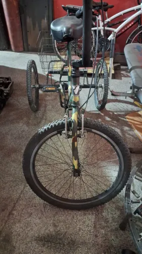 Triciclo Valdo Bike Camuflado com Cesto de Carga