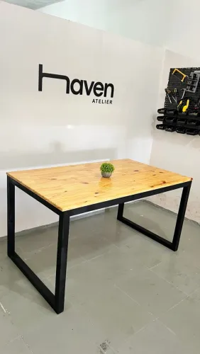 MESA DISPONÍVEL A PRONTA ENTREGA