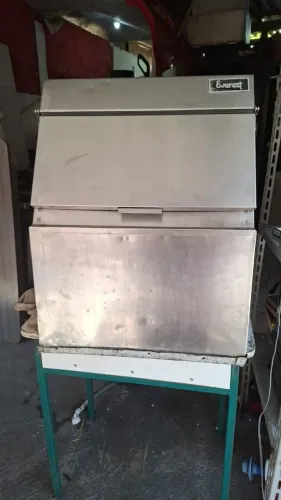 Máquina de gelo Everest 50kgs nova contendo duas unidades!!!