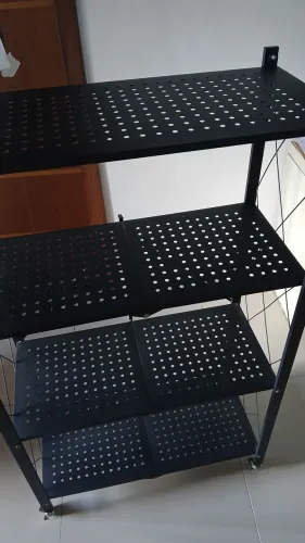 4 PRATELEIRAS DE METAL $150,00