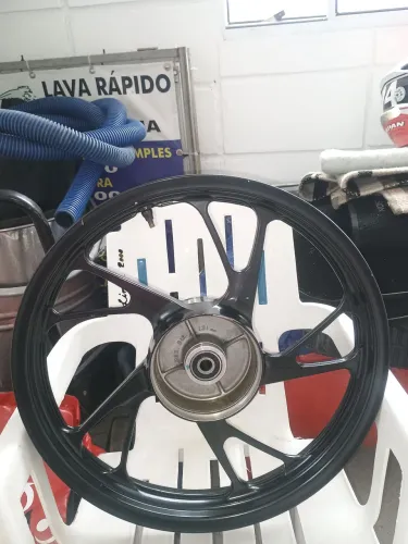 Roda traseira da cg Titan 160 2024 original Honda com poucos detalhes
