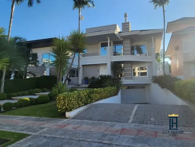 Casa de Alto Padrão em Jurerê Internacional