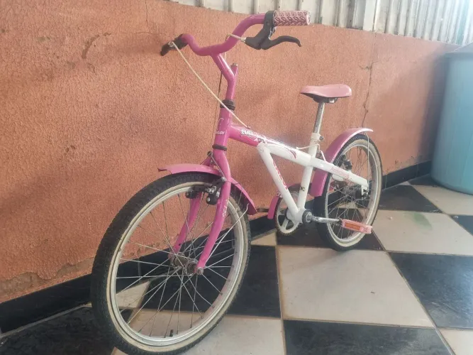 Vendo bicicleta caloi feminina