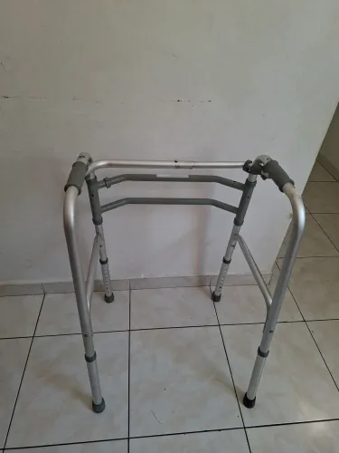 Andador de alumínio cristal