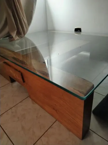 Mesa de centro rústica de madeira maciça