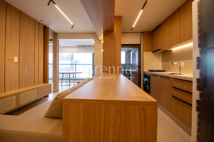 Apartamento mobiliado para locação e à venda com 71m², Pinheiros-SP.