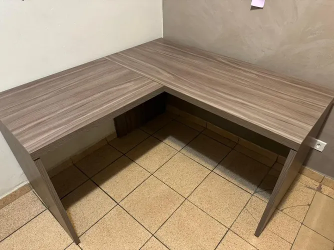 Mesa para uso doméstico 