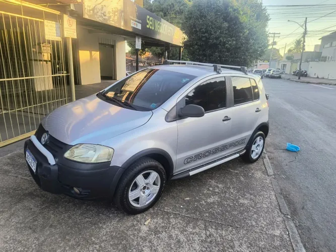 Volkswagen Crossfox 1.6 MI Total Flex 8V 5P 2006