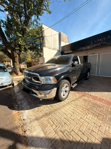 Ram Classic Laramie 5.7 V8 16V Gasolina 4X4 Aut. 2023