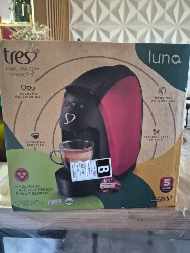 Cafeteira Três corações Nova