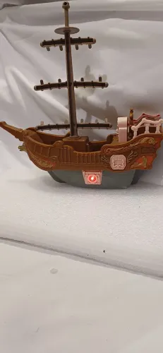 Brinquedo navio pirata incompleto funcionando o som