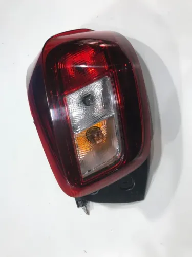 Lanterna Renault Kwid Fume esquerda 2022 2023 Original S/detalhes      