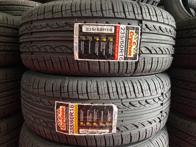 2 pneus 235/60/16 TUCSON remolde Crystone 