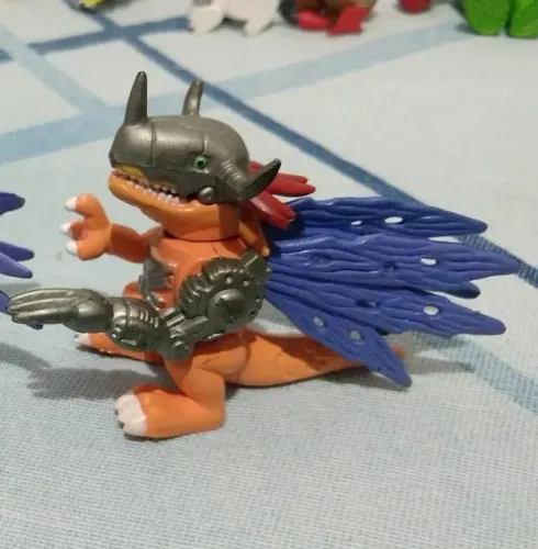 Boneco digimon Metalgreymon