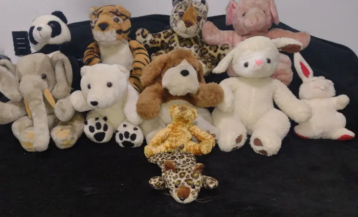 11 pelúcias diversas - R$199,99