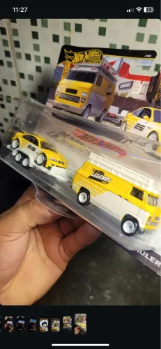 Hot Wheels Team Transport - Volkswagen Delivery Van + BMW M3 (Legends Tour)