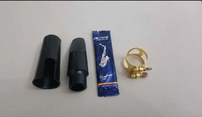 Kit boquilha + cobre... + Abraçadeira + palheta p/ Sax Alto