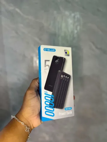 Carregador portátil com cabos iPhone, Tipo C e v8