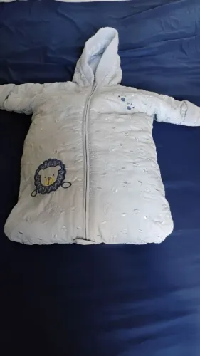 Macacão ( saco pra  Bebê com Capuz e Detalhes de Leãozinho