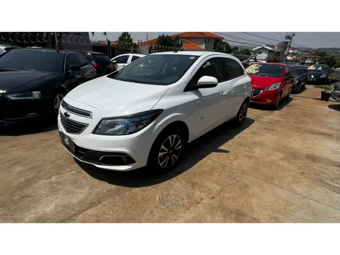 Chevrolet Onix Hatch LTZ 1.4 8V Flex Mec. 4P 2014