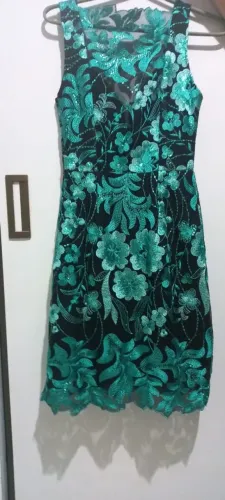 Vestido de festa verde bordados
