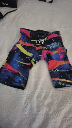 Traje Tyr Avictor- tam20, seminovo 1200,00