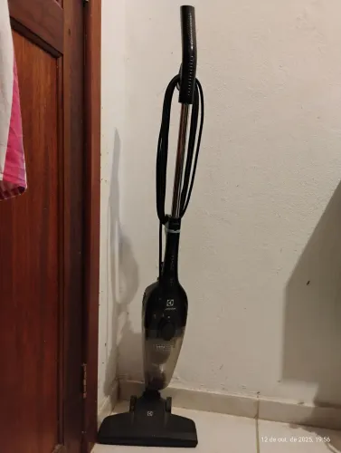 Aspirador vertical Electrolux 110V - aceito troca por similar 220V
