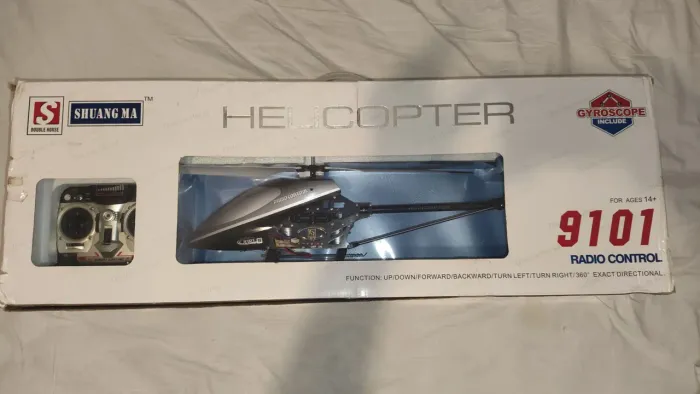 Helicóptero de controle remoto 