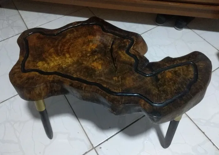 Mesa de tronco rústica resinada