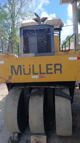 rolo compactador de 07 pne7s muller ap26 ano 2010