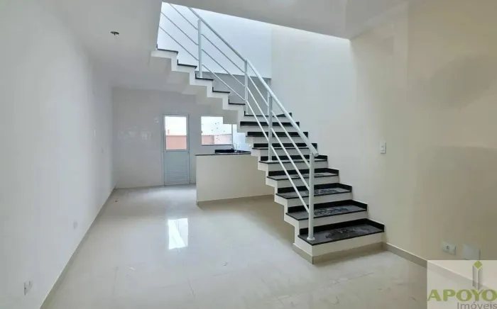 Sobrado de Fino Acabamento - 3 Dormitórios | Vila Santa Catarina