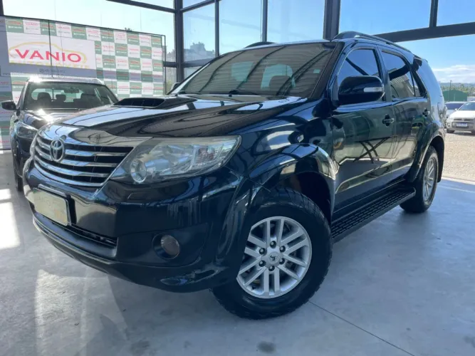 Toyota Hilux SW4 SRV D4-d 4X4 3.0 TDI Dies. AUT 2014