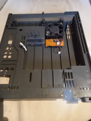 Tampa traseira do som aiwa nsx-570 com coler tenho a frente também 