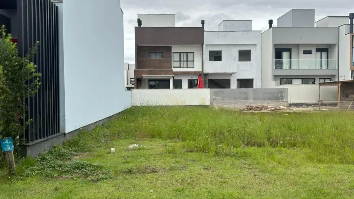 Terreno em condomínio fechado no Costa do Sol Condomínio Clube, Deltaville