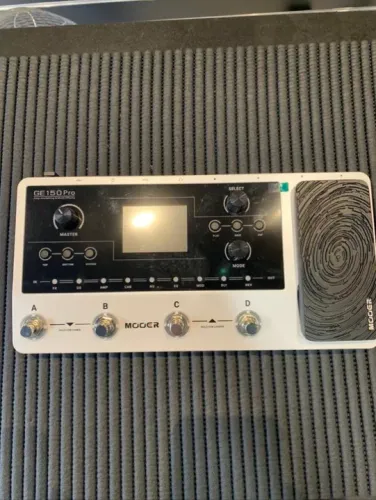 Pedaleira Mooer GE150 Pro