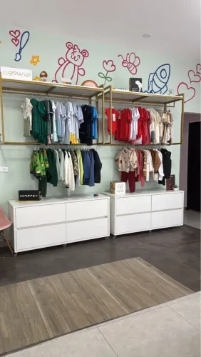 Móveis para loja de roupa