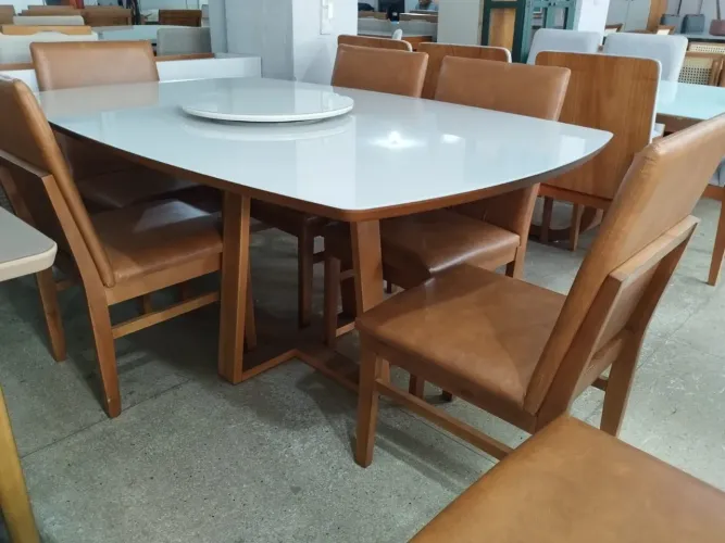 Mesa de Jantar madeira  com Tampo laca 