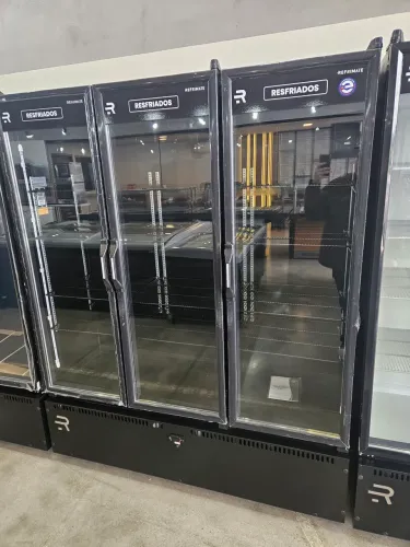 refrigerador expositor 3 portas multiuso 0 a 7 graus - a pronta entrega