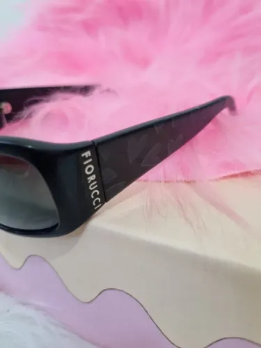 oculos de sol preto Fiorucci