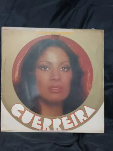 Disco de Vinil - Clara Nunes - Guerreira