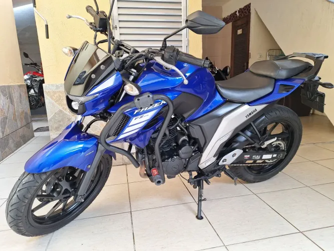 YAMAHA FZ25 FAZER 250 TROCO E FINANCIO ACEITO CARRO OU MOTO MAIOR OU MENOR VALOR 