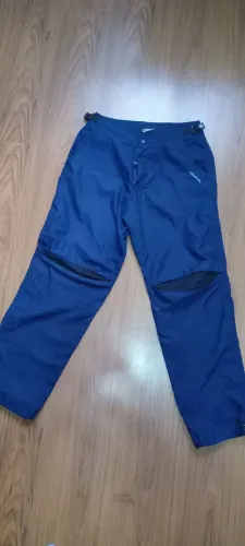Calça azul okdok com ajuste na cintura e na barra