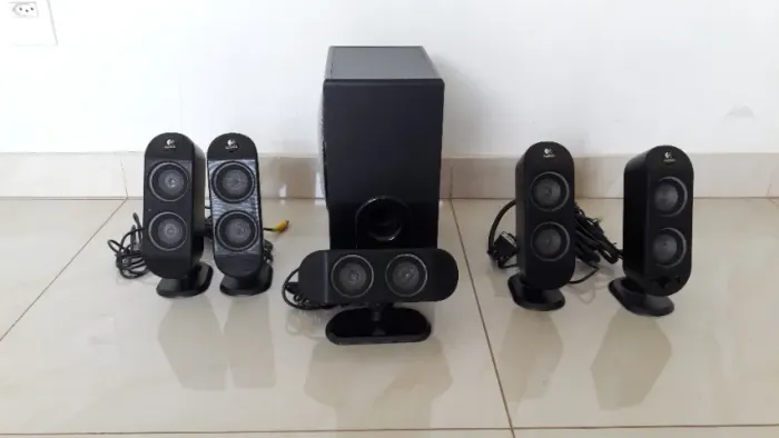 Sistema de Alto-Falantes Logitech X-530 5.1 Canais