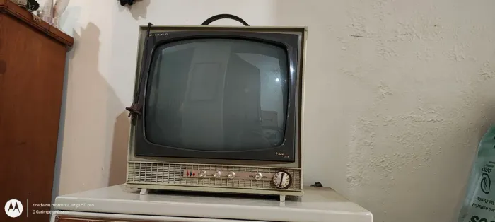 TV Philco solid state anos 1970 (~1972) completa RETIRADA