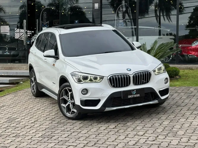 BMW X1 Sdrive 20I X-line 2.0 TB Active Flex 2017