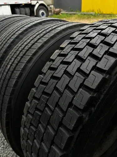 Pneus 295/80R22.5 Reformados Vipal - R$ 1.000,00 Valor unitário