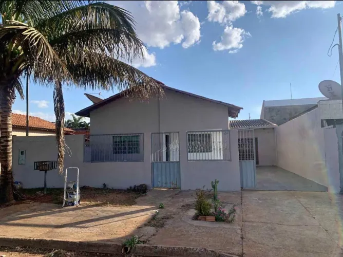 CASA À VENDA - BAIRRO SÃO FRANCISCO ? Próximo ao Posto São Francisco