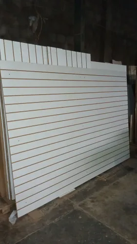 Painel expositor canaletado em mdf of White preço só sábado