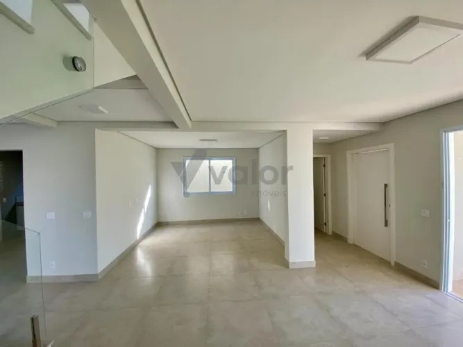 Sobrado à venda em Campinas, Bairro das Palmeiras, com 3 suítes, com 173 m², Villagio Mart