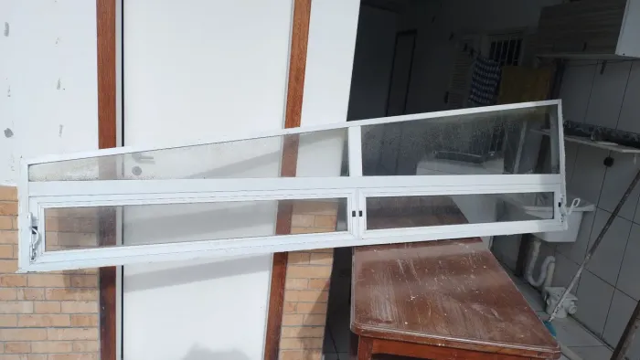 Janela alumínio 70x2,47